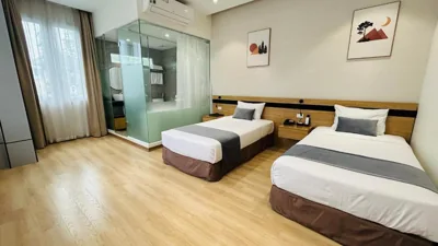Chambre Lits Jumeaux avec Vue sur la Ville — Mango Hotel - Ha Noi Railway station